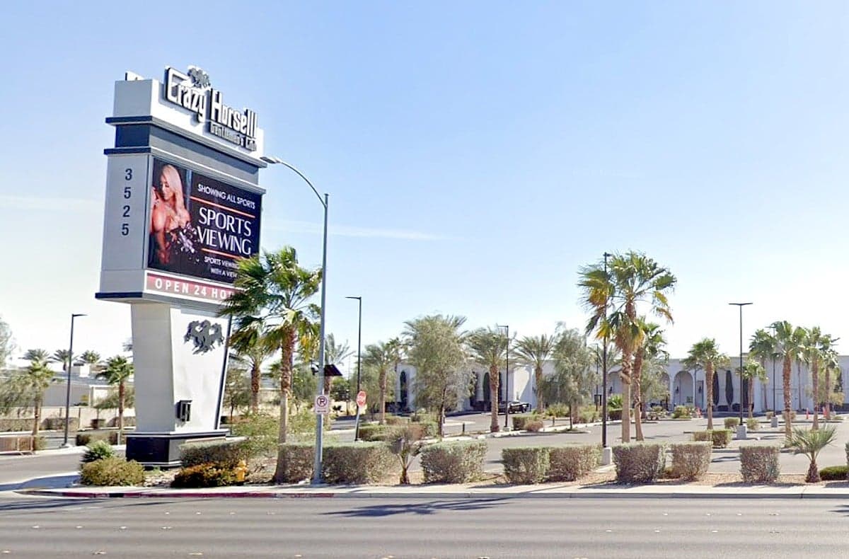 DARK HORSE: Popular Las Vegas Strip Club Suddenly Closes