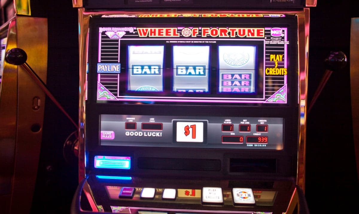 VEGAS MYTHS BUSTED: Near Misses are Close