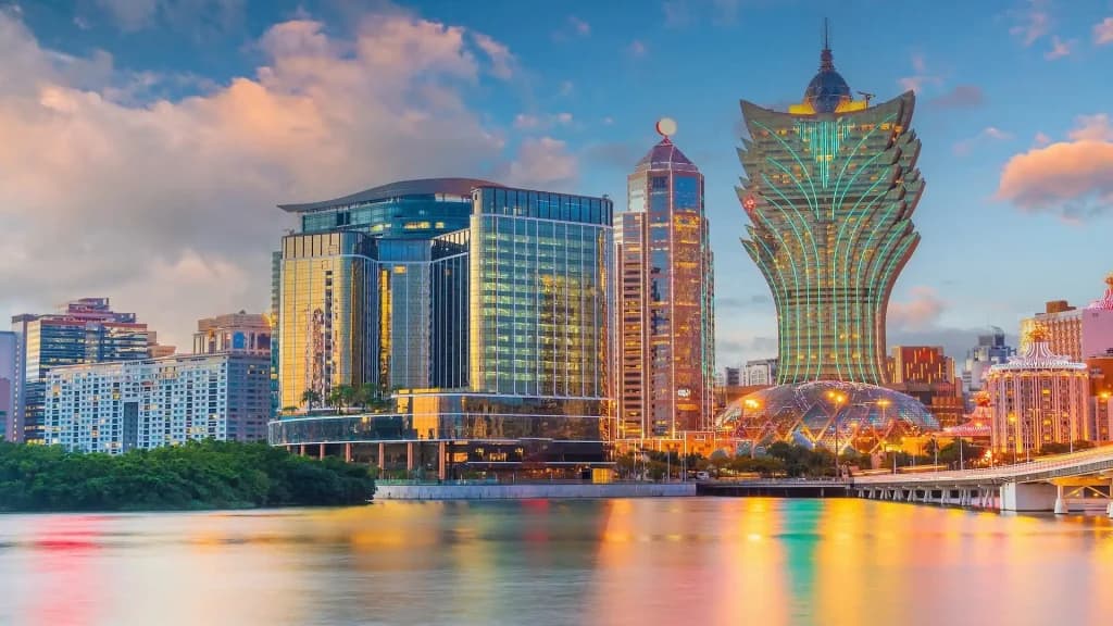 Macau 3Q26 GGR tracks 3%–5% decline amid premium slowdown: HSBC