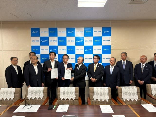 Hokkaido business groups press governor to advance casino bid preparations