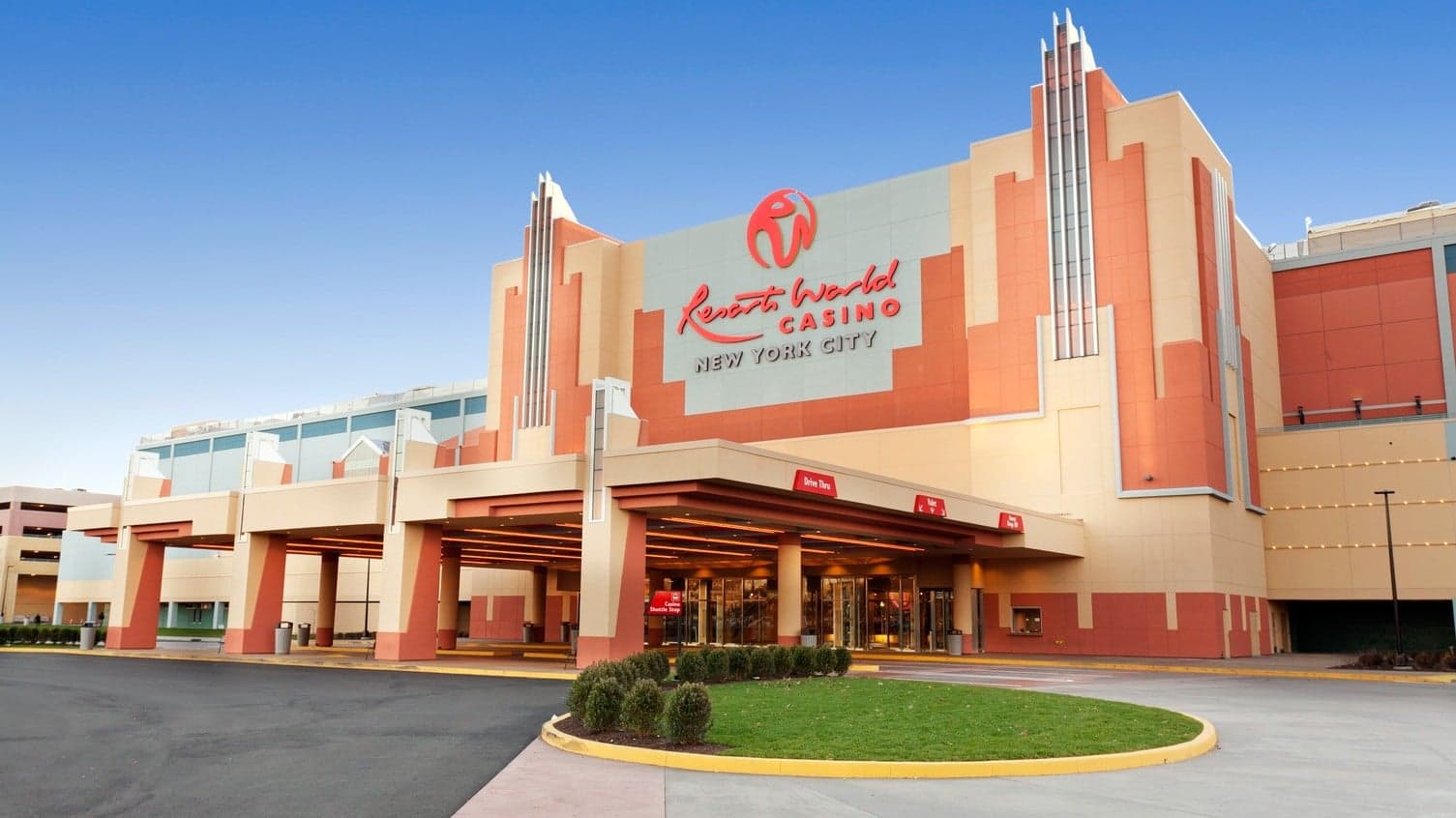 New York: Queens Democrats urge Gov. Hochul to block 72% Resorts World tax rate