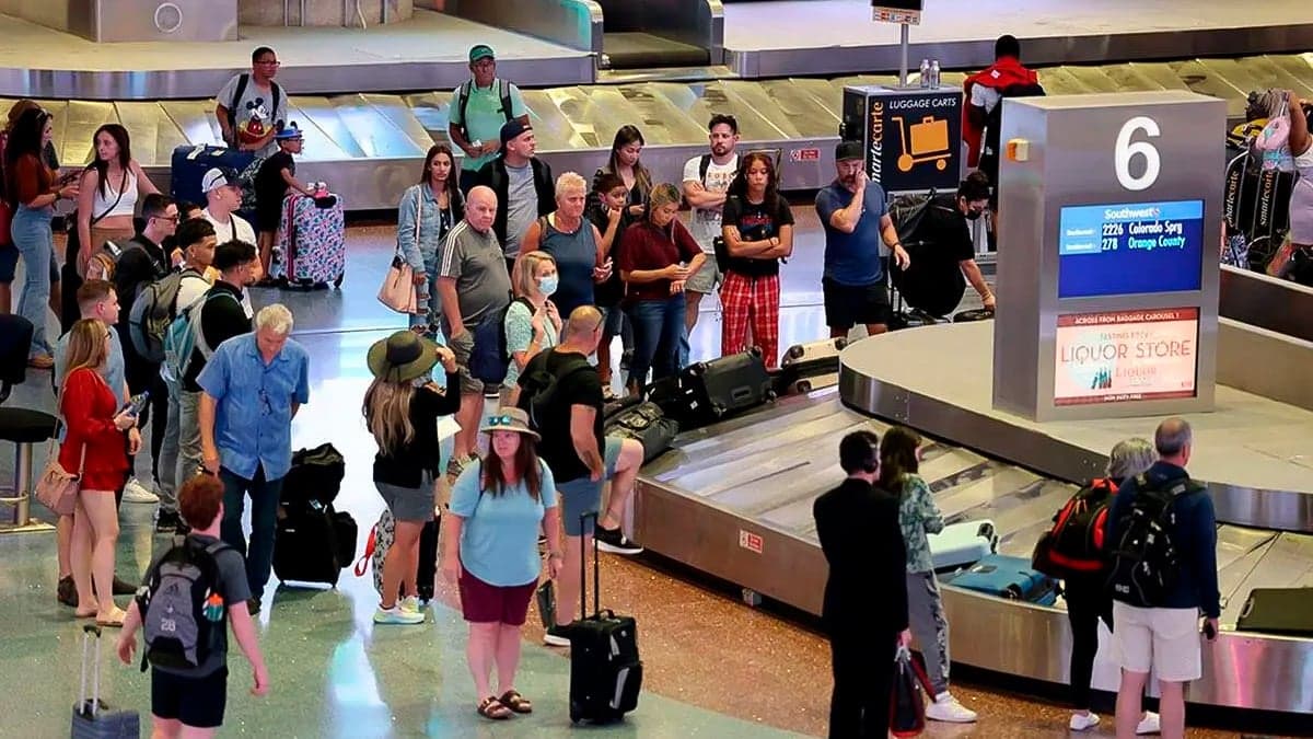 Las Vegas visitor volume rises in July while airport traffic falls