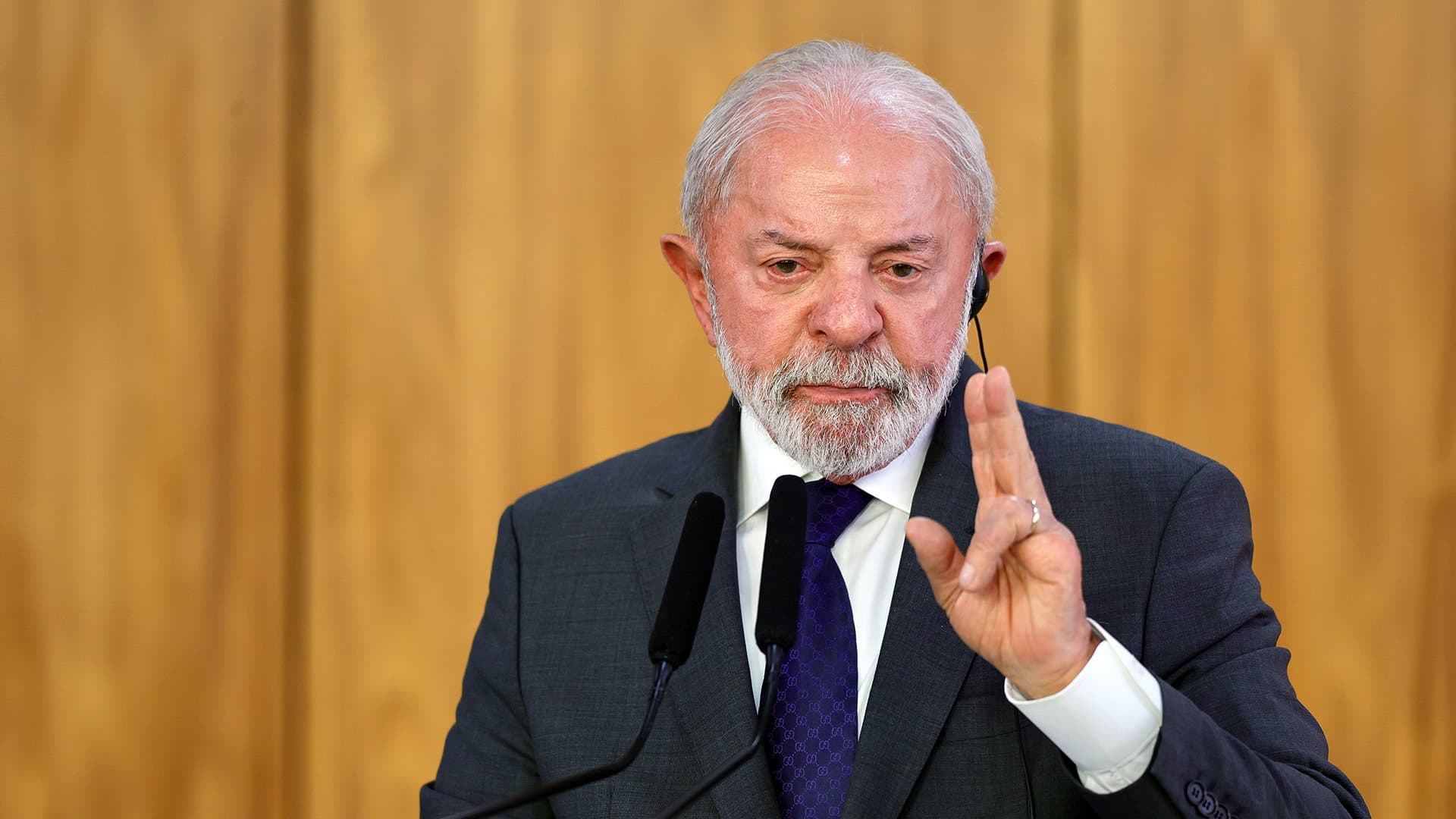 Brazil reportedly weighs new betting restrictions as Lula says he would end sports betting