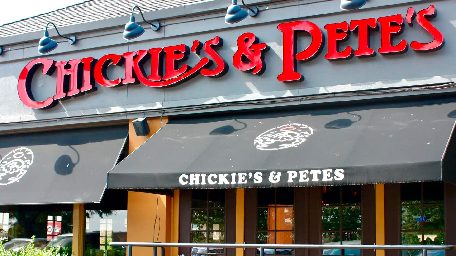 betPARX partners with Chickie's & Pete's for football season