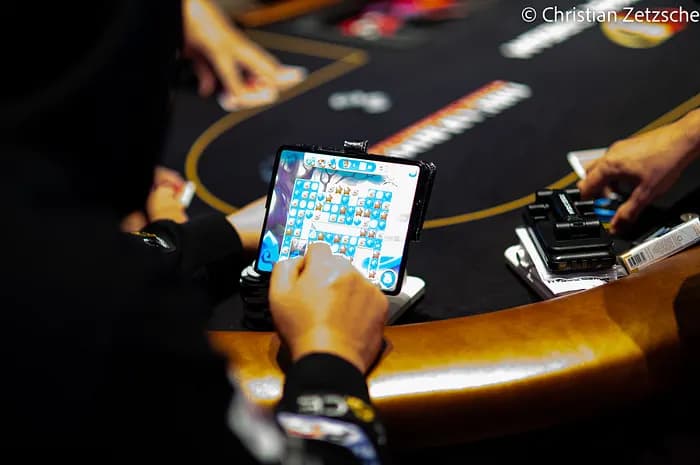Are Phone Bans the Answer to Major Poker Cheating Allegations?