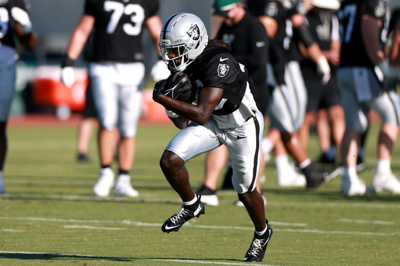 VEGAS SPORTS REPORT: Raiders Look for Answers Against Texans as Defensive Concerns Mount